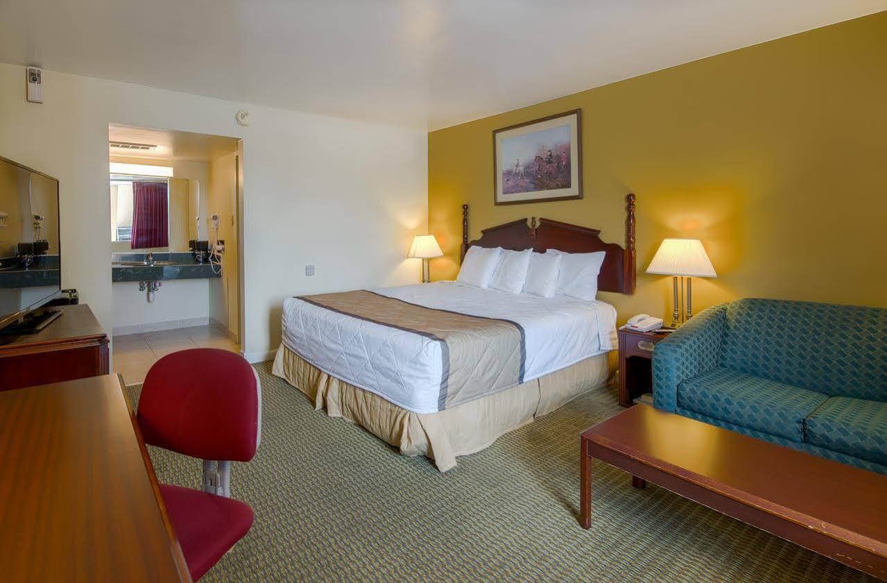 Travelodge By Wyndham Lynchburg Exteriör bild