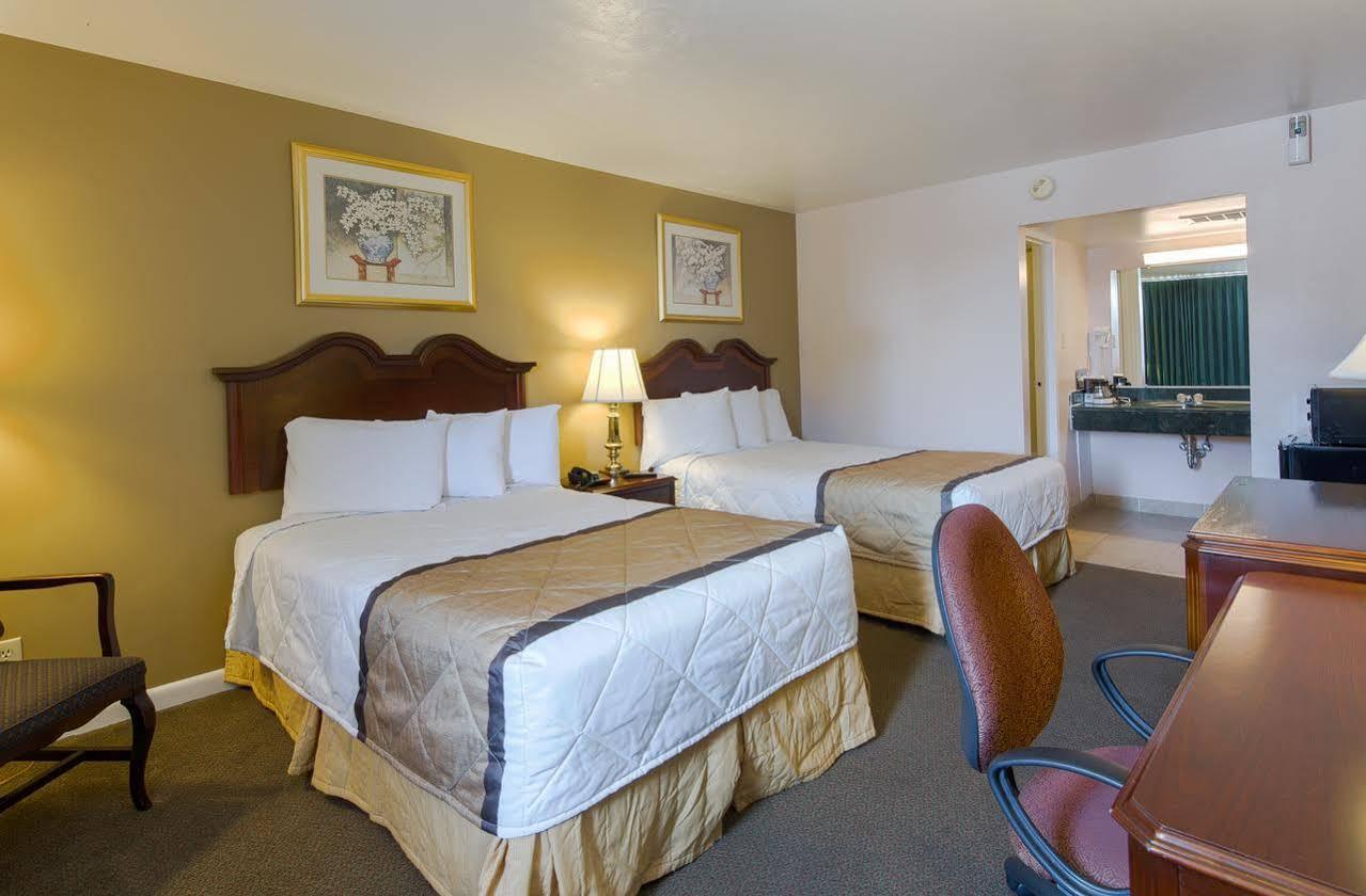Travelodge By Wyndham Lynchburg Exteriör bild